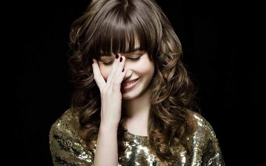 demi-lovato-celebrity-wallpaper-47_thumb[1]