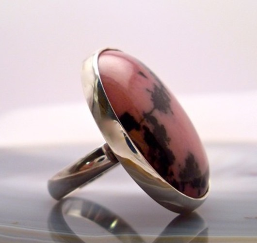 c642433098-ukrasheniya-koltso-rodonit-naturalnyj-n0203