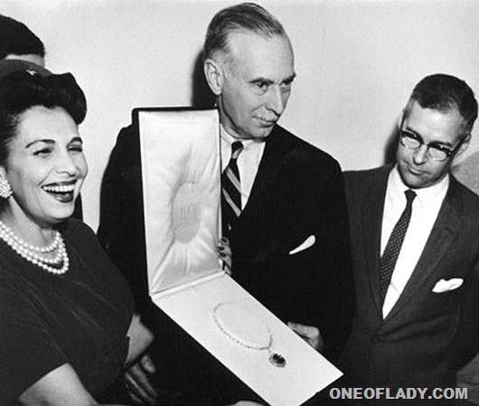 s-8332b416e025ada2cabc18a13bef74ed_54